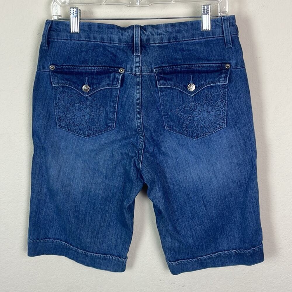 $10 SALE FIRM Kik It Jeans embroidered bermuda shorts women’s 6